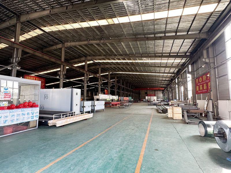 Zhejiang Huier Coating Environmental Protection Equipment Co., Ltd производственная линия производителя