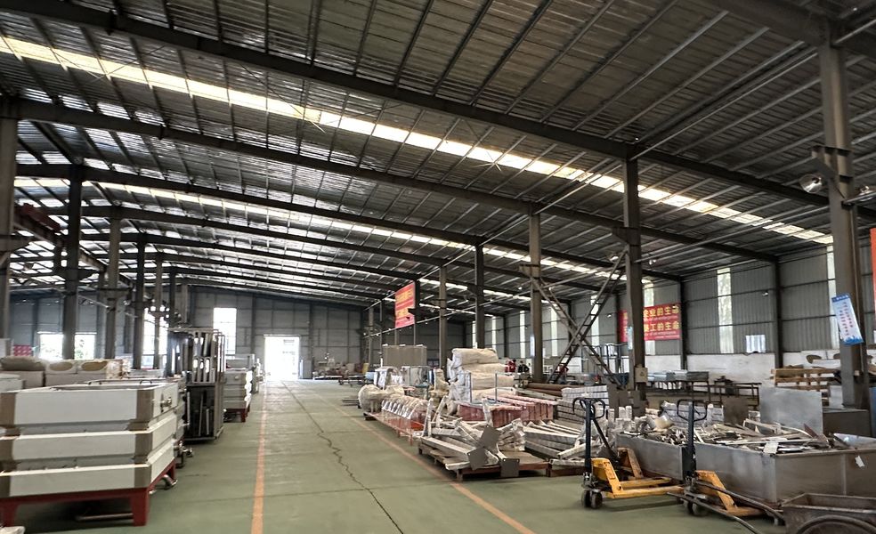Zhejiang Huier Coating Environmental Protection Equipment Co., Ltd производственная линия производителя