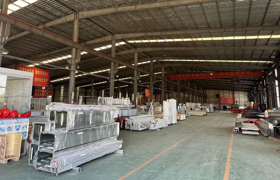 Zhejiang Huier Coating Environmental Protection Equipment Co., Ltd производственная линия производителя